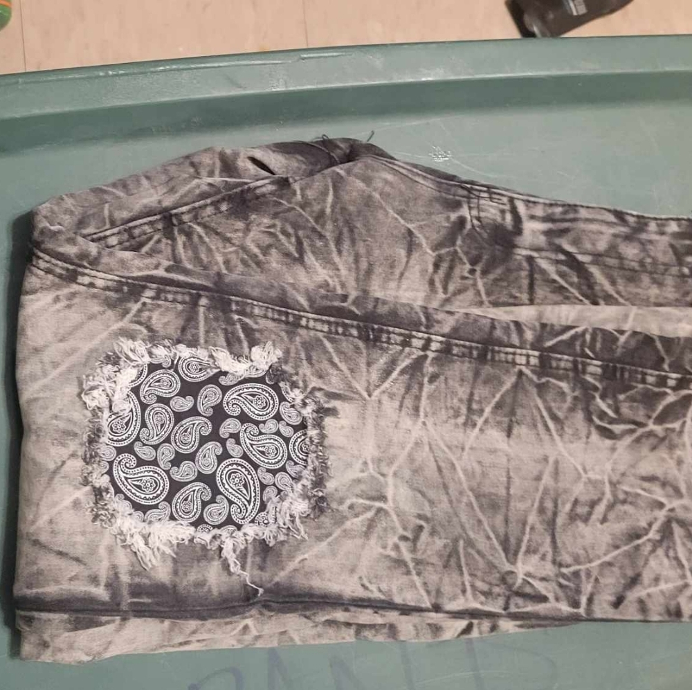 Jeans - Picture 3 of 4